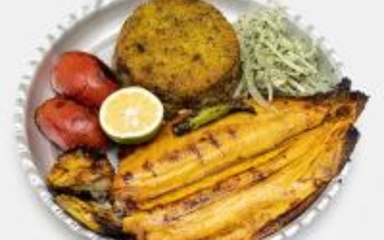 سبزی پلو با ماهی کبابی