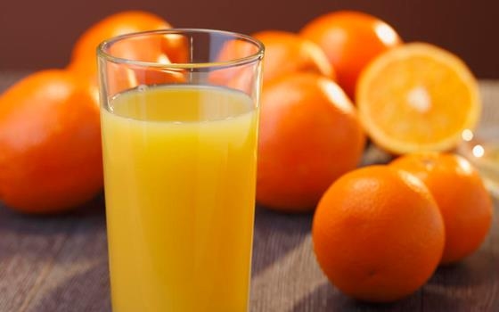 آب پرتقال طبیعی